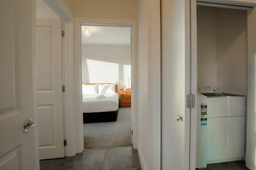 Apartmán Cosy On Kingston Albert Town Exteriér fotografie